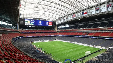 伊蒂哈德3亿6500万镑力邀萨拉赫加盟，若成行将成沙特足球史上薪资最高球员！